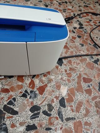 Impresora HP Azul y Blanca
