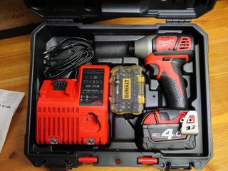 Atornillador Milwaukee M18 BID 4Ah 200Nm NUEVO