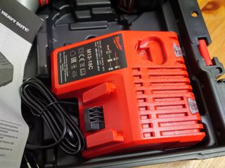 Atornillador Milwaukee M18 BID 4Ah 200Nm NUEVO