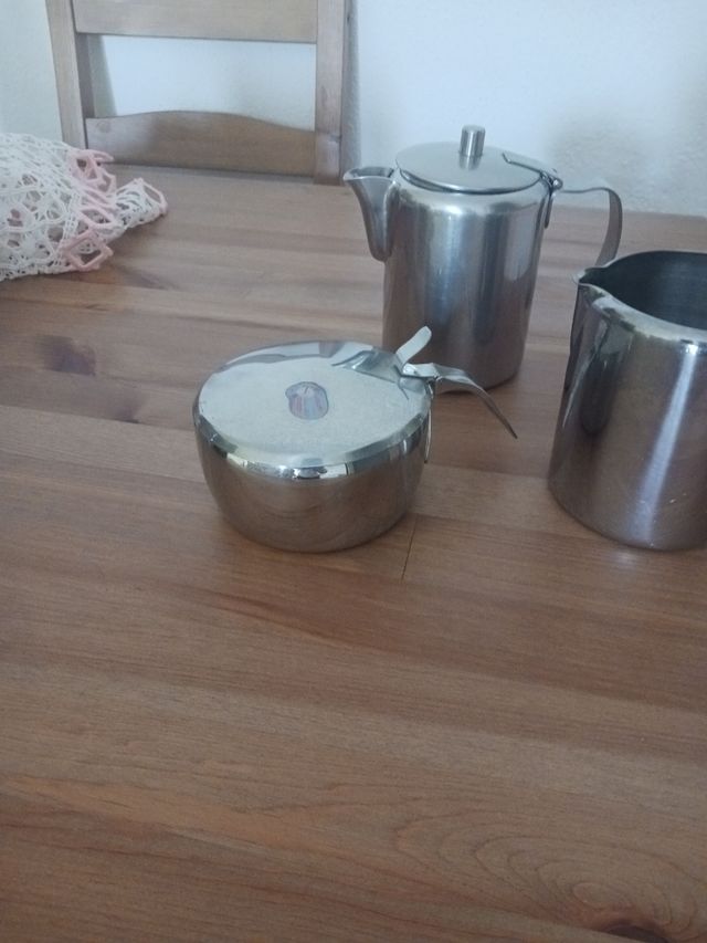 Lechera o cafefera,Tetera y Azucarero acero inox