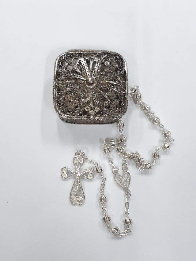 Scatoletta argento con rosario cm 3/3