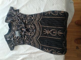 Vestido de fiesta negro y plata