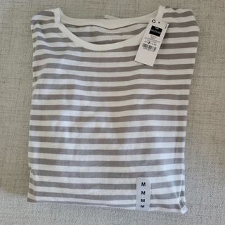 Camiseta de rayas grises y blancas talla M