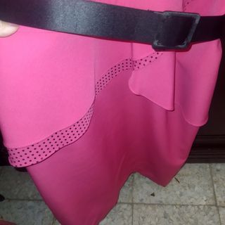 Vestido fiesta o evento, rosa con cinturón negro