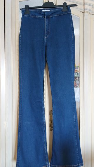 Pantalón vaquero flare Zara talla 40