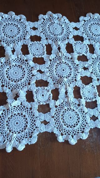 Centro tavola uncinetto quadrato bianco