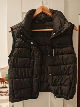 Chaleco acolchado negro Zara