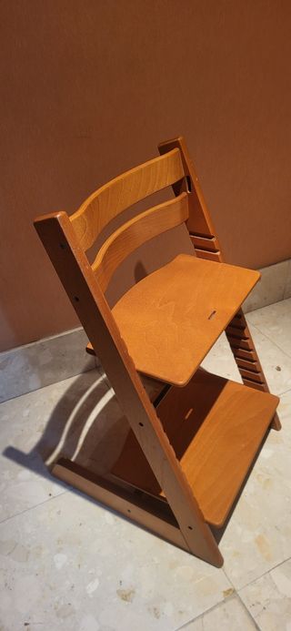 Trona Stokke madera