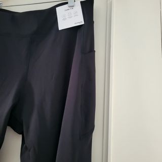 Pantalón deportivo bolsillos laterales sin estrena