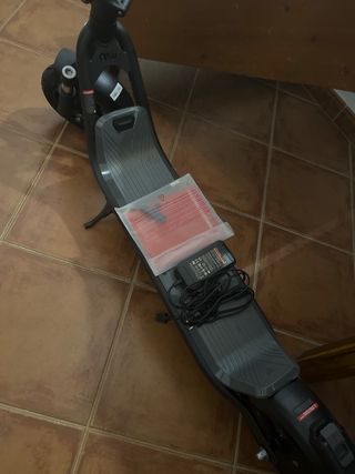 Patinete Eléctrico Negro
Modelo KQi100p
