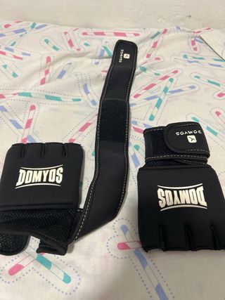 Kit Boxeo MMA Casco Guantes y Pantalón Corto Rojo