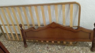Somier con cabezal y piecero de madera