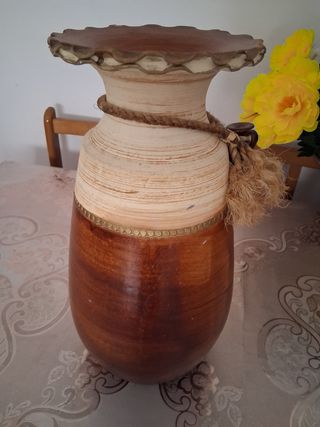 Jarrón Decorativo Cerámica y Madera