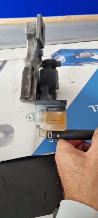 Pinza de freno trasera de moto