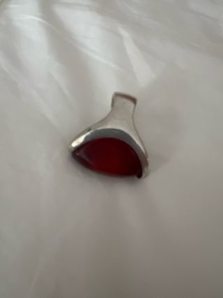 Anillo Uno de 50 Plata con Piedra Roja