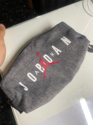Estuche Jordan Gris