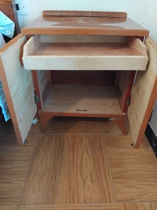 Due comodini antichi