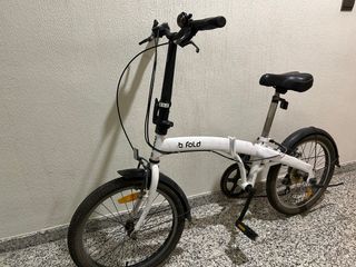 Bicicleta plegable blanca