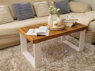 Mesa de centro madera y patas blancas
