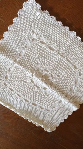 Copricuscino quadrato uncinetto bianco