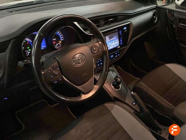 Toyota Auris 1.8 140H Active Touring Sports