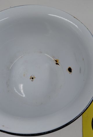 Pitale vintage in metallo smaltato