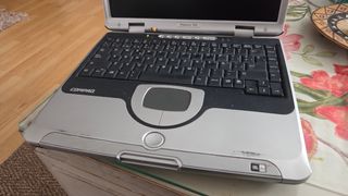 Portátil antiguo Compaq Presario 700 Windows 2000