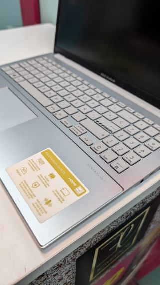 Ordenador Portátil Asus Vivobook Ryzen 5 7520 8 Ram 512gb