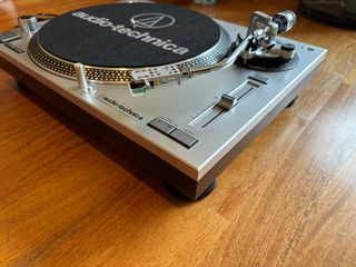 Giradiscos Audio-Technica AT-LP120 USB