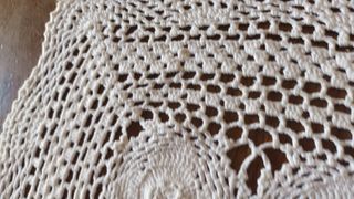 Runner uncinetto bianco