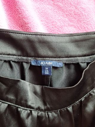 Falda satinada negra Kiabi