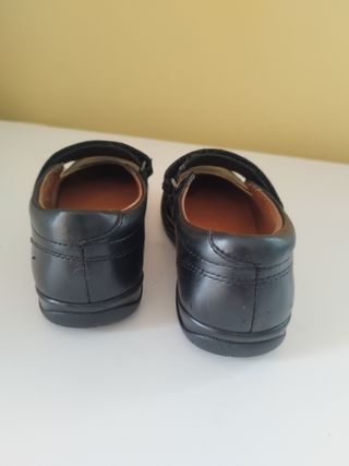 Zapatos Escolares Niña Negro Talla 32.