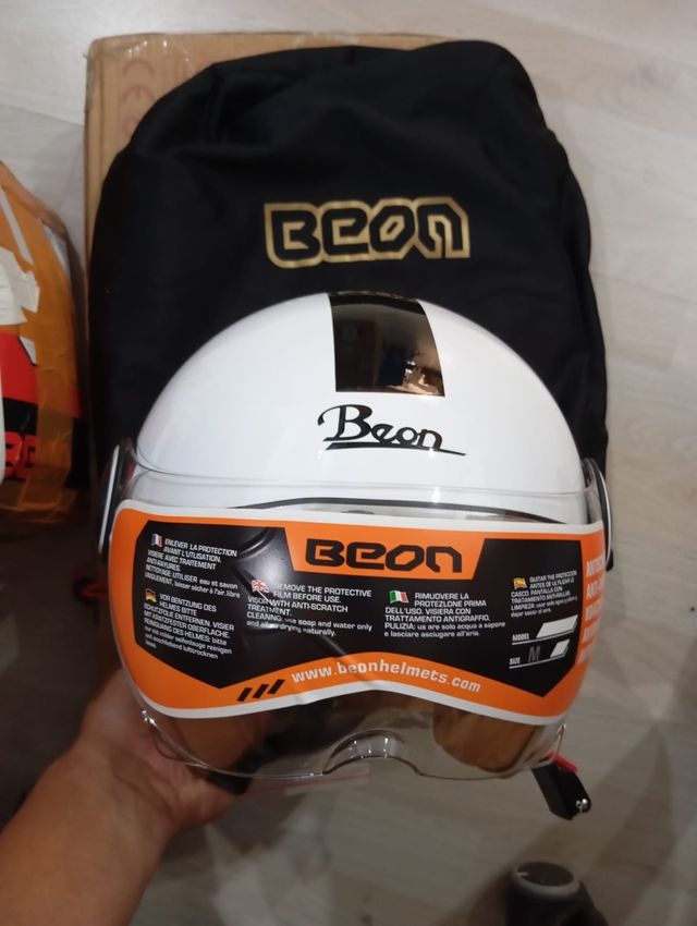 Casco de moto BEON nuevo talla xs negociable
