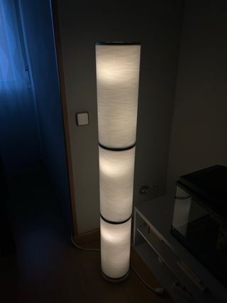 Lámpara de pie IKEA blanca