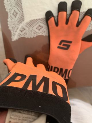 Guantes de portero naranjas