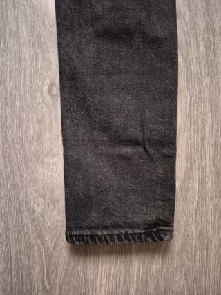 Pantalón vaquero negro Mango