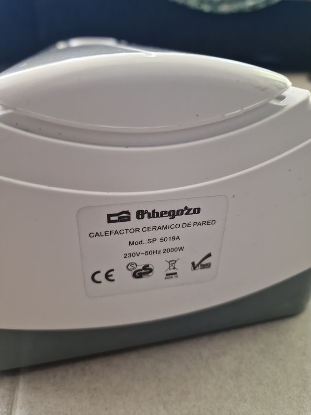 Calefactor cerámico de pared.