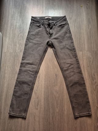 Pantalón vaquero gris Mango
