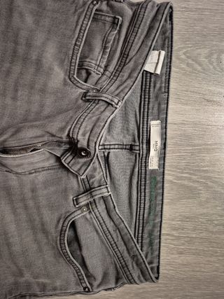 Pantalón vaquero gris Mango