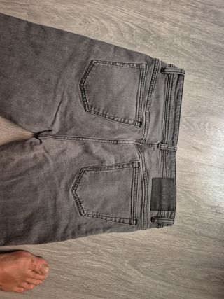Pantalón vaquero gris Mango