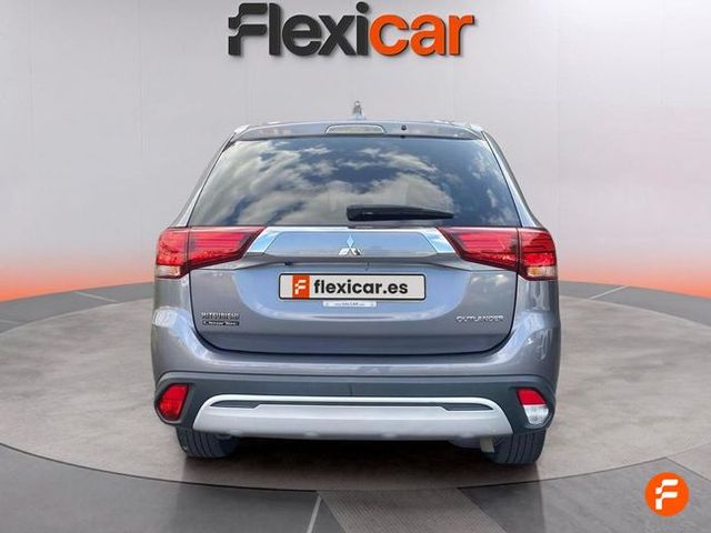 Mitsubishi Outlander 200 MPI Kaiteki CVT 2WD 7 Plazas