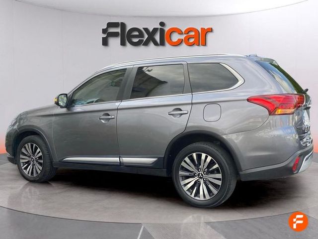 Mitsubishi Outlander 200 MPI Kaiteki CVT 2WD 7 Plazas