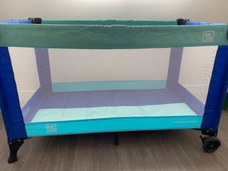 Cuna de viaje Dat Dat azul y verde agua