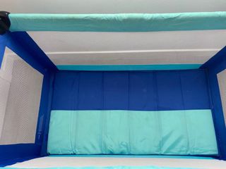 Cuna de viaje Dat Dat azul y verde agua