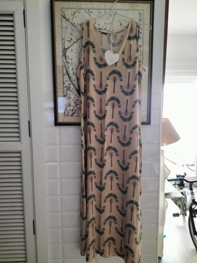 Vestido estampado floral beige y verde