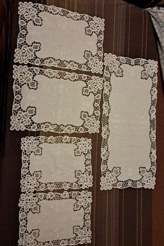 Set 5 centri ricamo pizzo