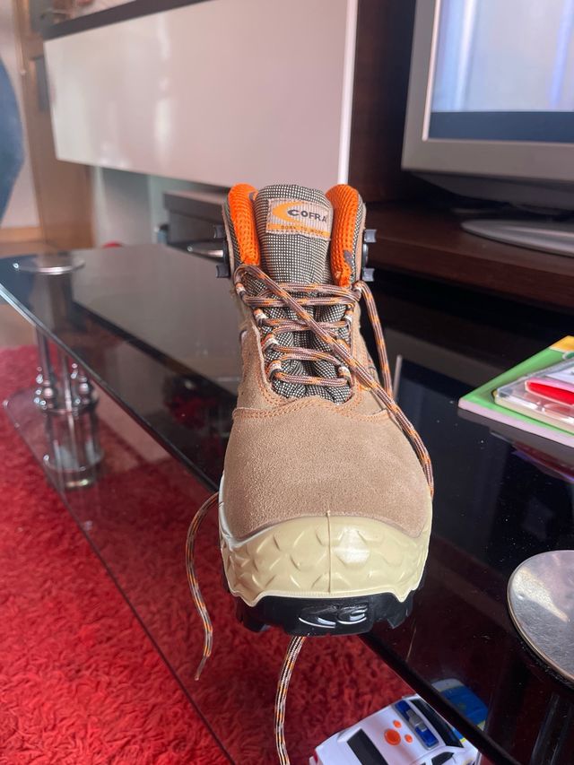 Zapatos de seguridad Cofra nuevos