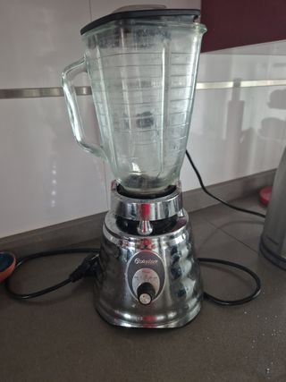 Batidora Oster de Vaso Cromada