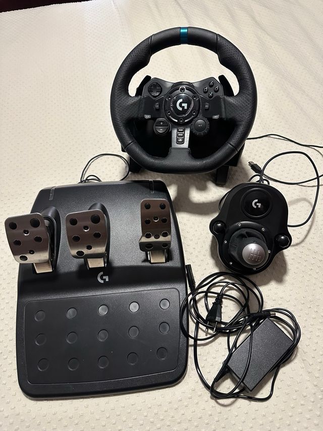 Volante Logitech G923 con Pedales y Palanca