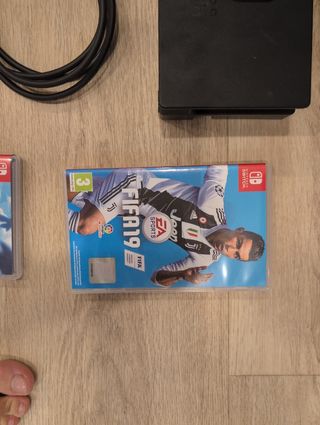 NintendoSwitch + FIFA 19 + Zelda + Mando + Funda